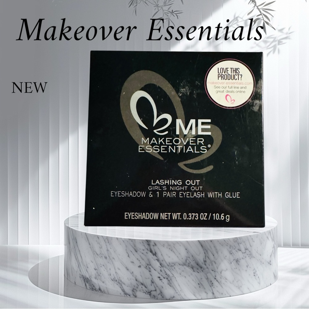 Me Makeover Essentials Lashing Out Eyeshadow, Brand New